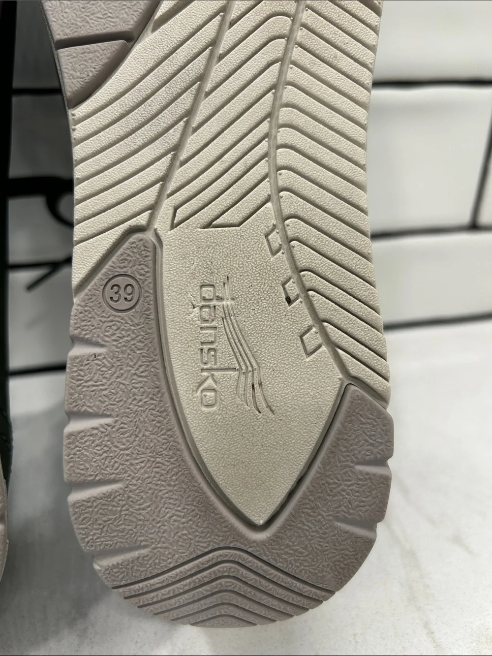 Dansko 39 US 9-9.5‎ Leela Waterproof Sneaker - Olive Nubuck Leather Walking NEW